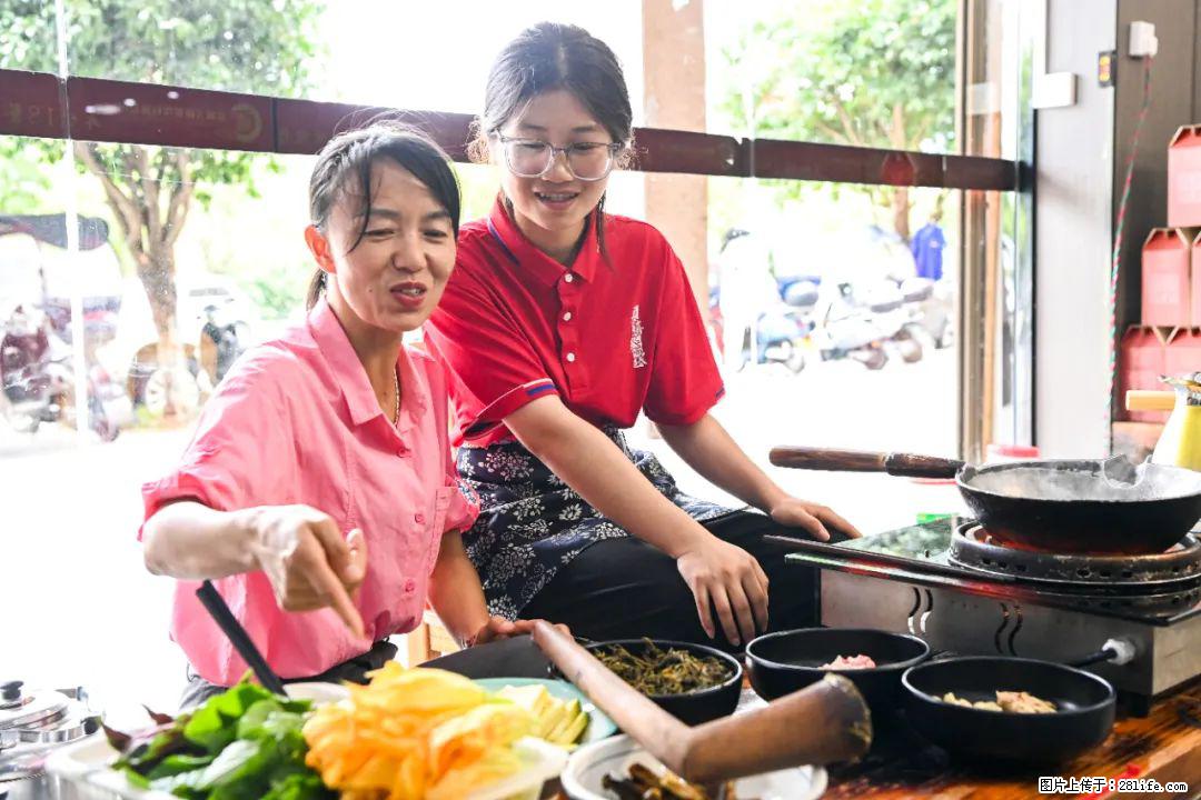 全网追的“扁担女孩”，找了一份暑假工，时薪12元 - 巢湖生活资讯 - 巢湖28生活网 ch.28life.com